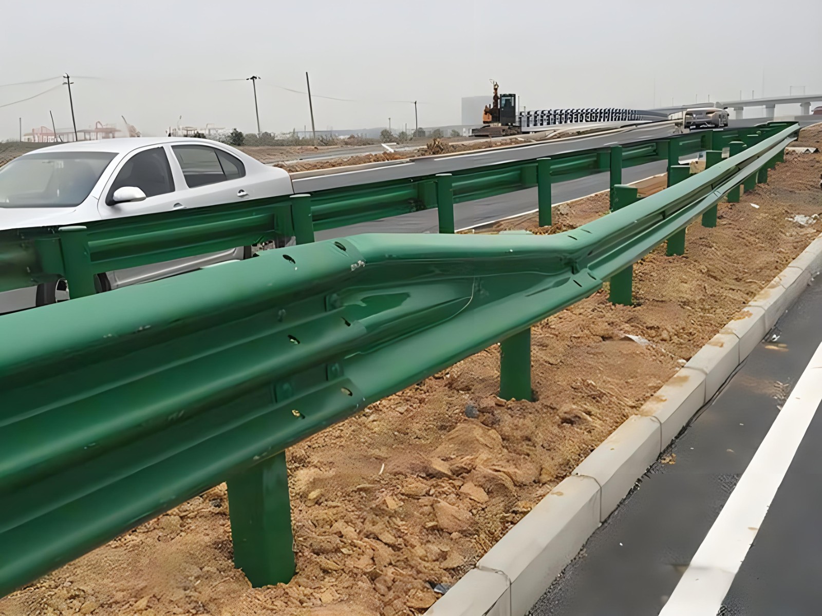 固原高速波形护栏板日常维护方案确保道路安全新举措