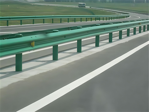 固原高速护栏板守护安全广泛应用于多个行业